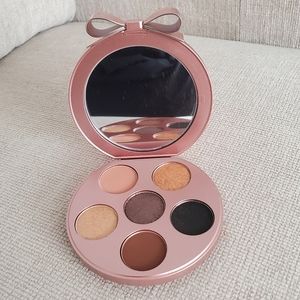 MAC Eye Love Surprises Eye Shadow